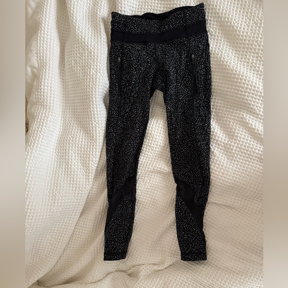 Black and White Patterned Leggings